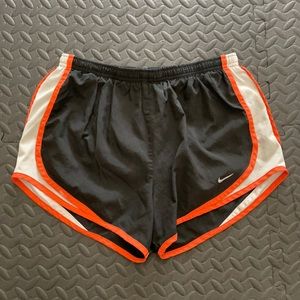 Nike shorts S